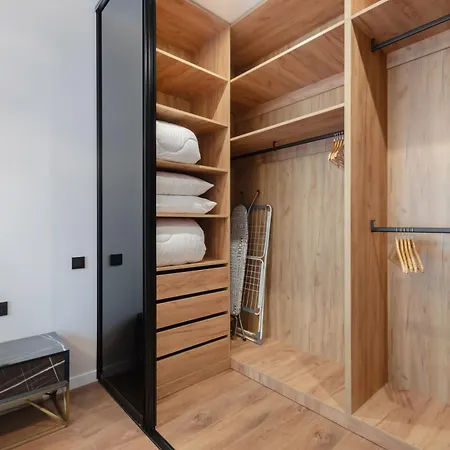 Petrovdom 2-5 New Apartment In Rc Novopecherski Lypky, 19B Andrii Verkhogliad Street Kyiv Exterior photo